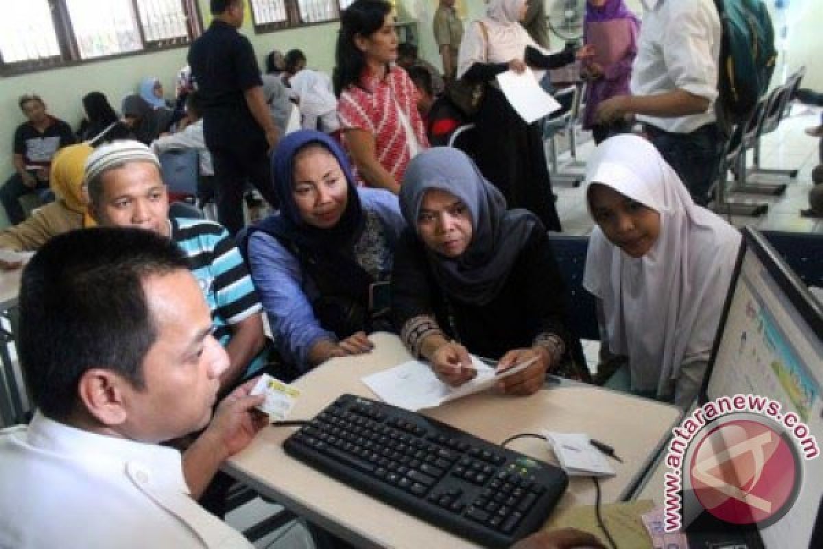 Orang tua siswa Bekasi keluhkan jaringan `lemot`