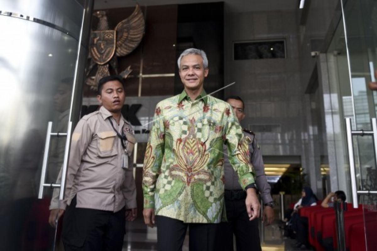 KPK periksa Ganjar Pranowo dan Olly Dondokambey