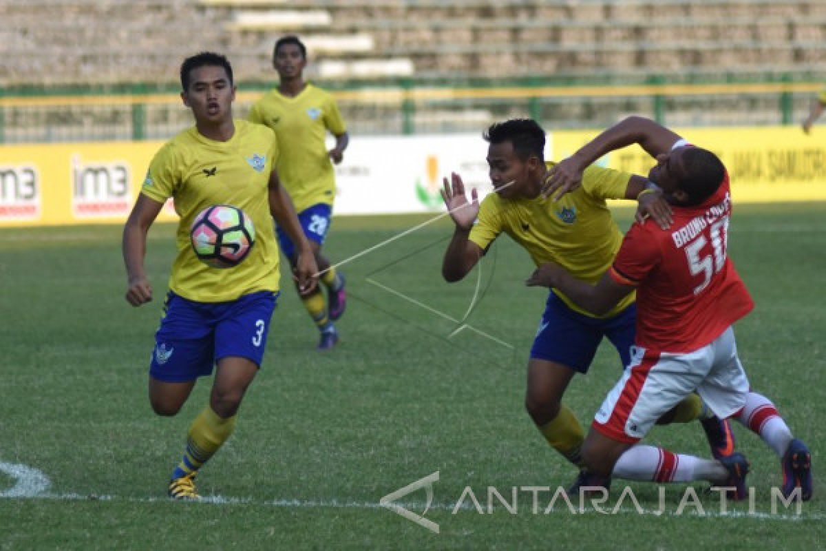 Persegres Berbagi Angka Dengan Persija 1-1