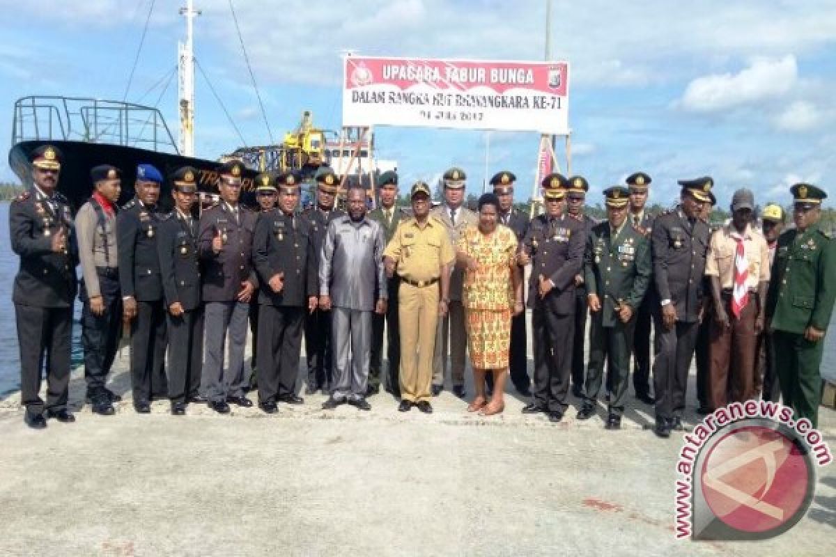 Polres Sarmi tabur bunga peringati HUT Bhayangkara 