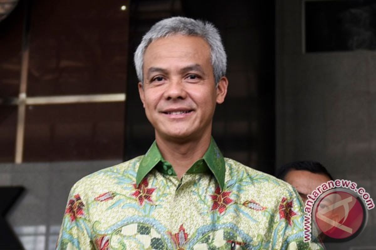 Ganjar Pranowo mengaku gemar koleksi batik