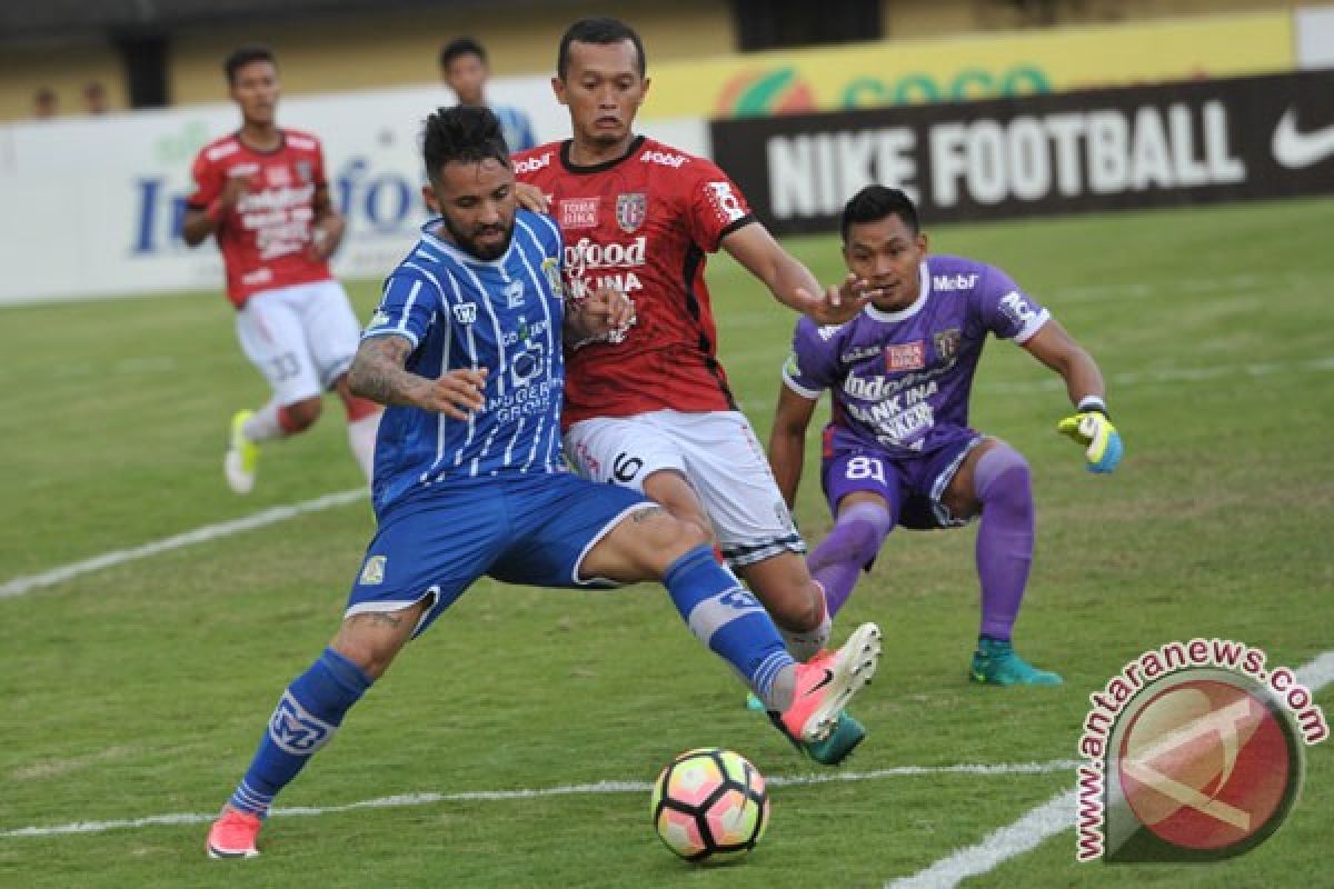 Bali United kalahkan Persiba 2-0