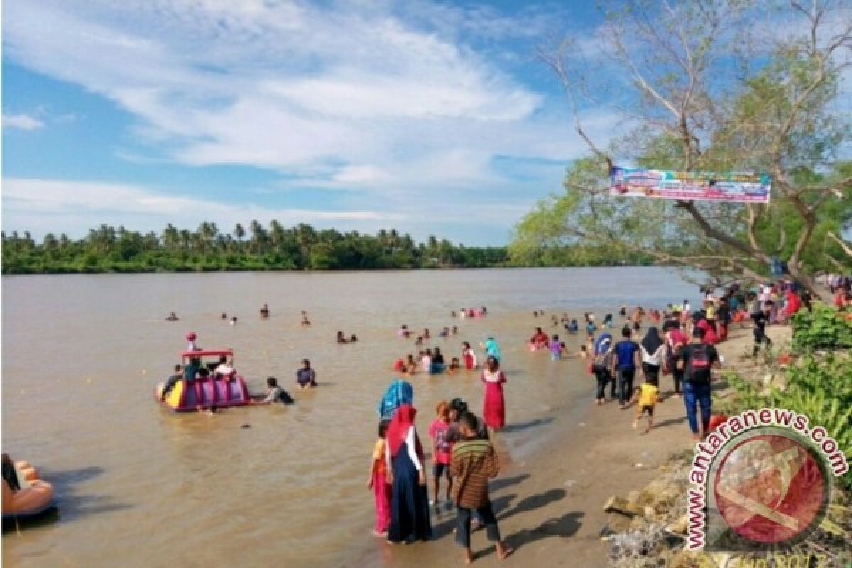 Pemkot : Pulau Beswesen Tujuan Warga Libur Lebaran