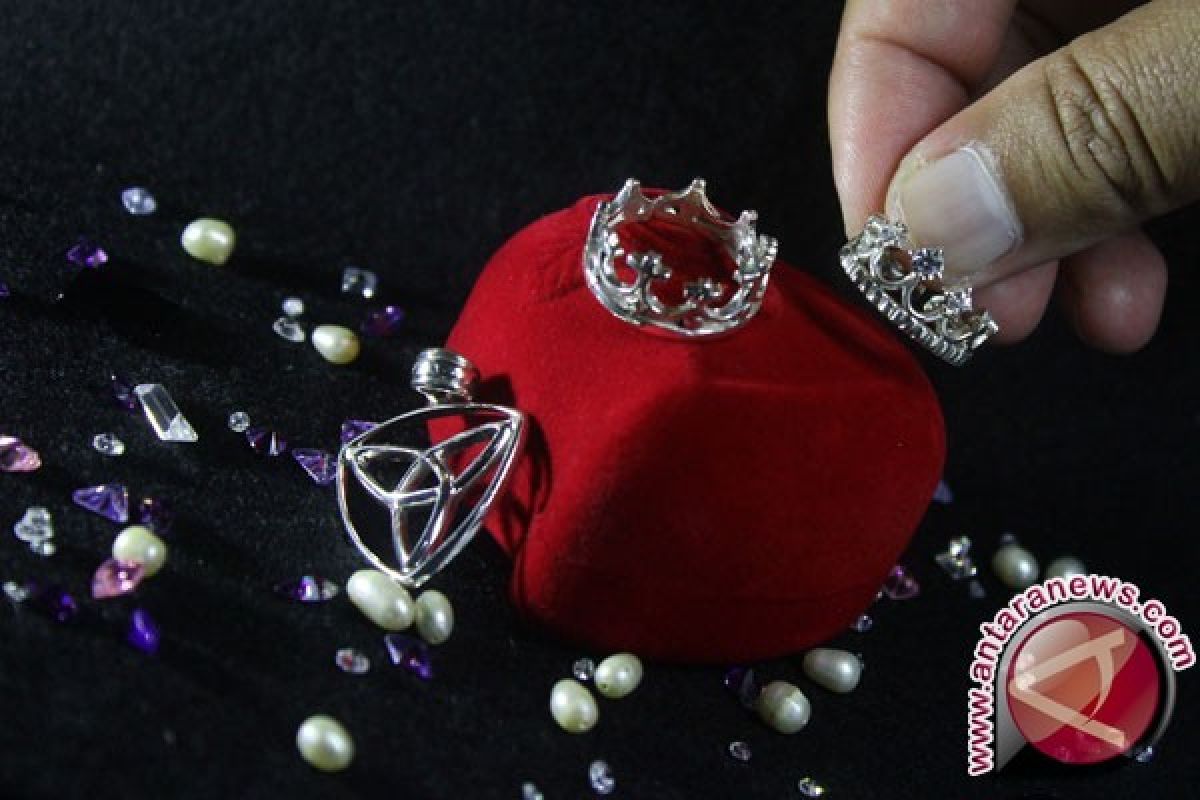 Cara sederhana rawat perhiasan perak agar terjaga kilaunya