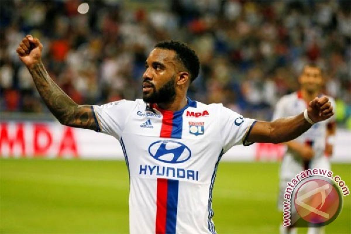 Arsenal Datangkan Penyerang Prancis Lacazette