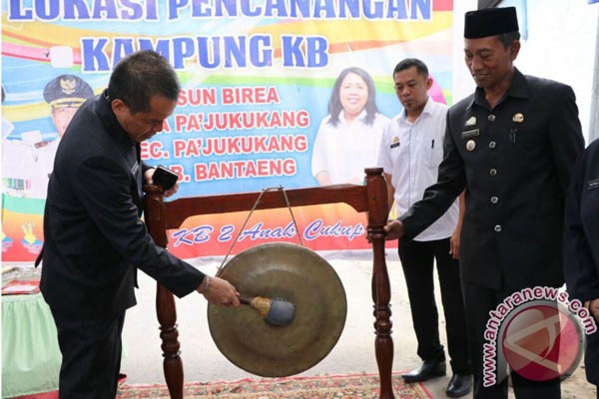 Sekda Canangkan Dua Kampung KB Bantaeng