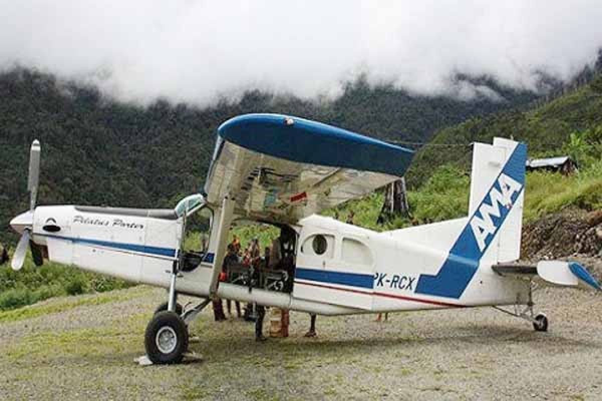 Pesawat AMA hilang kontak diduga akibat cuaca buruk