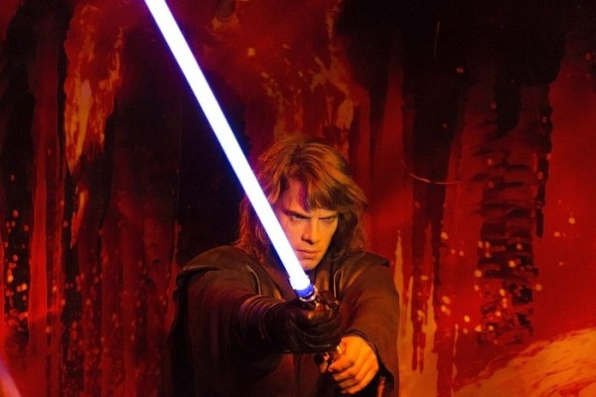 Wow! Lightsaber Luke Skywalker Terjual Rp6 miliar