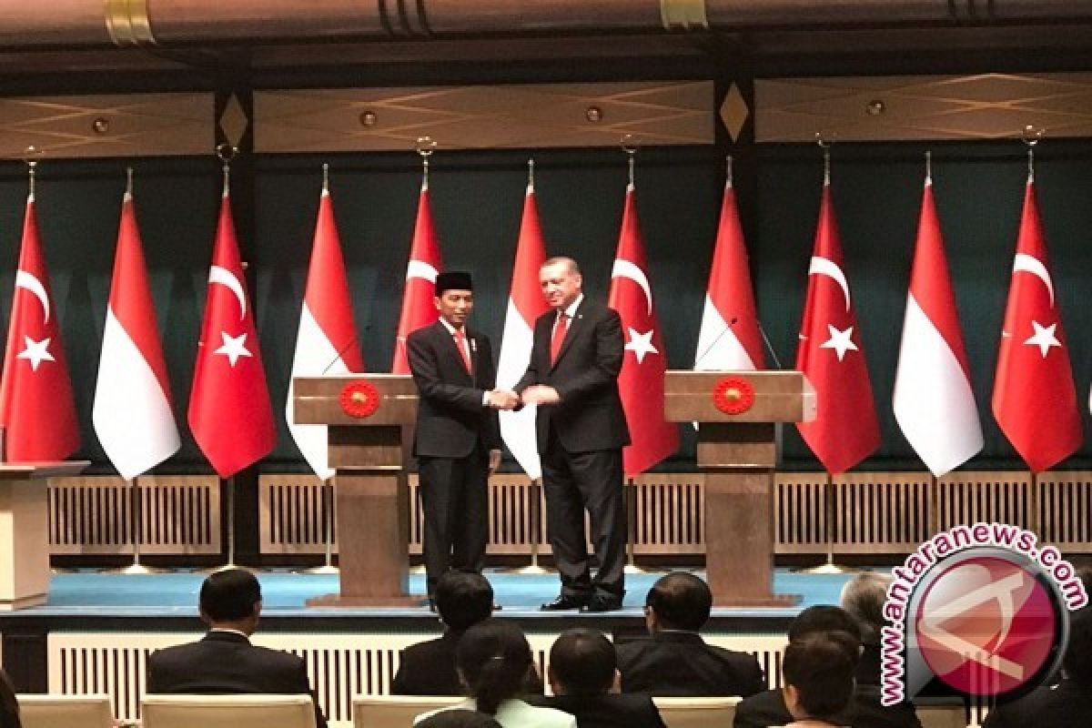 Jokowi-Erdogan Bahas Masalah Qatar di Ankara