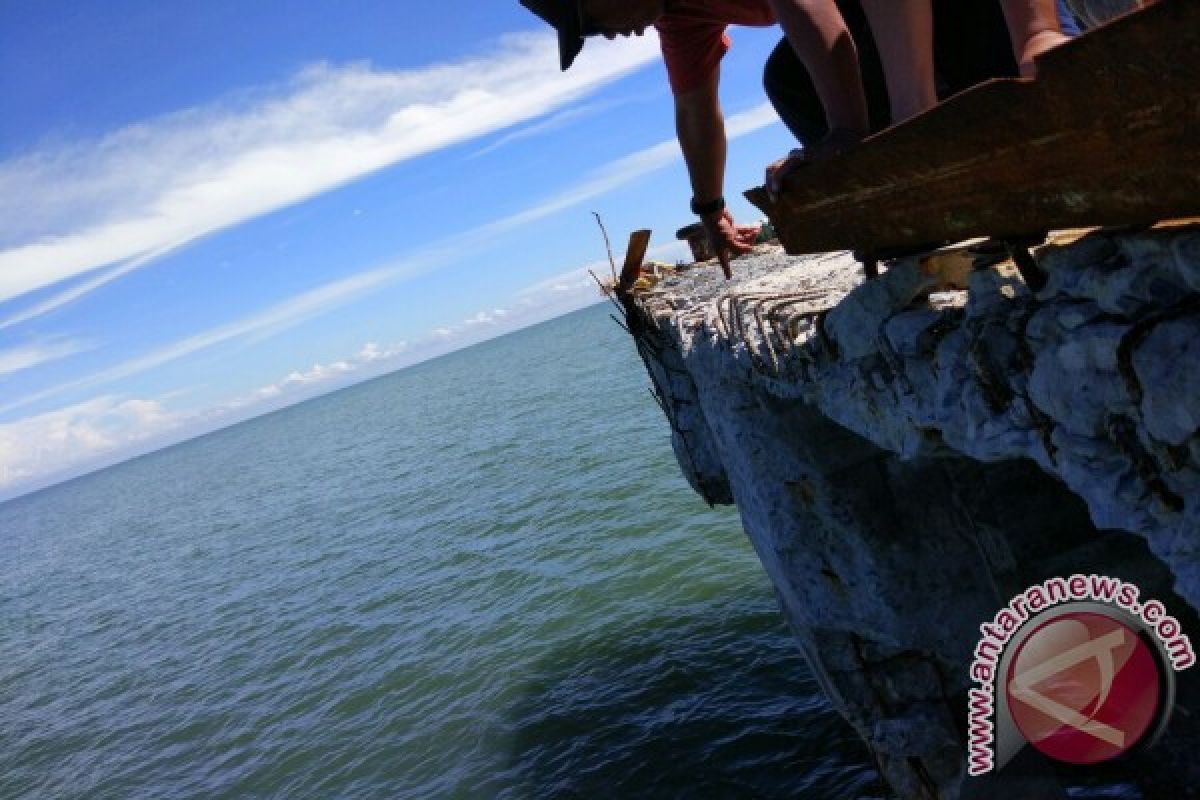 Dermaga Rusak Hambat Aktivitas Pelabuhan Kayong Utara