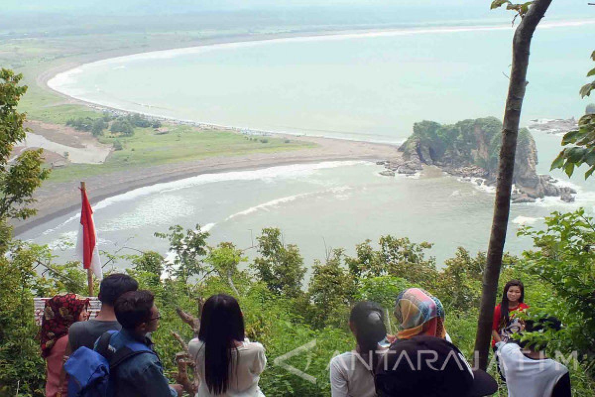 Keindahan Teluk Love Jadi Destinasi Wisata Romantis di Jember (Video)