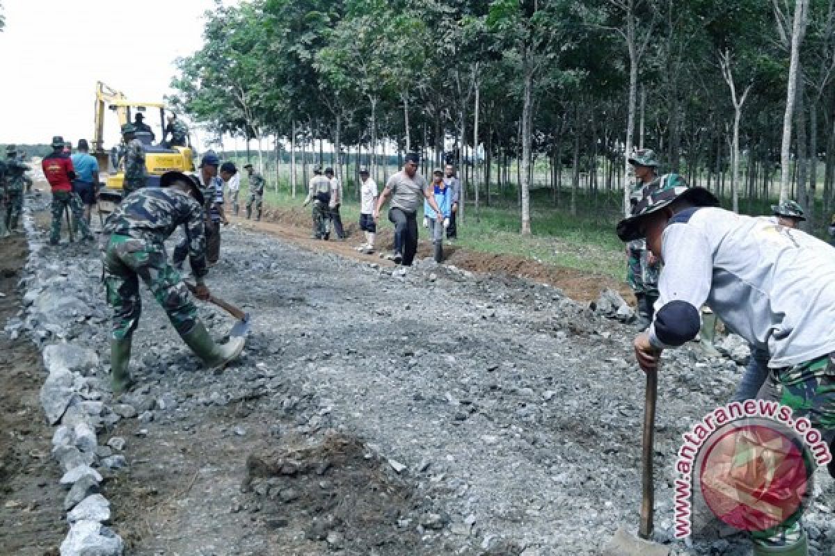 Jalan Batulicin - Loksado Tunjang Perekonomian Kalsel