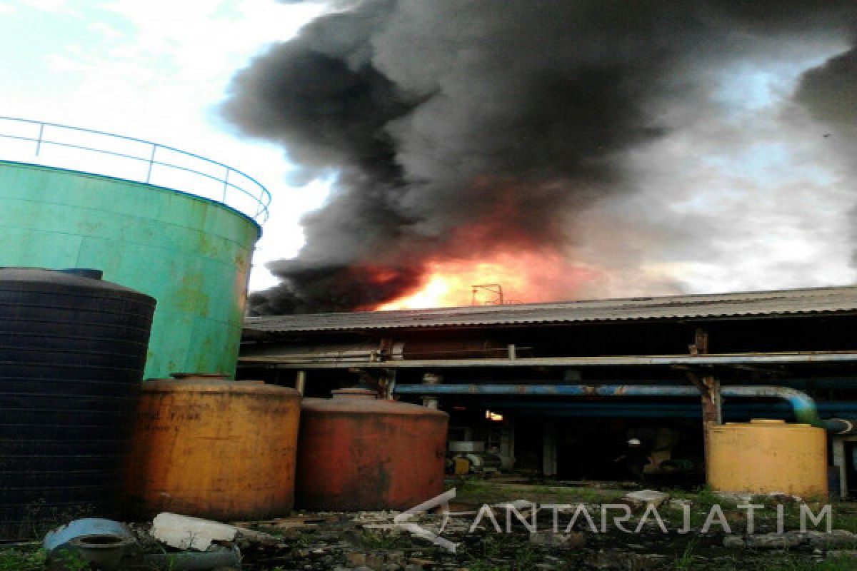 Pabrik Miwon Kabupaten Gresik Terbakar