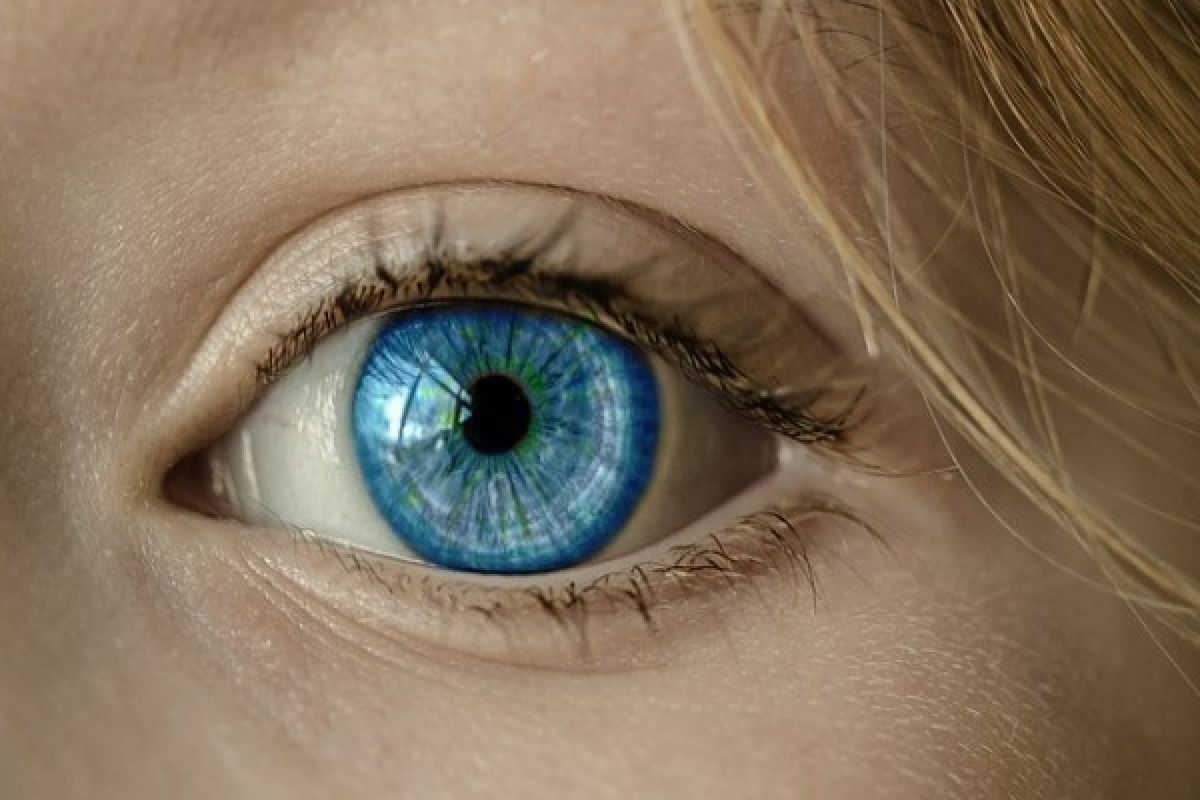 Studi: Gadget Dituding jadi Penyebab Mata Kering di Generasi Muda