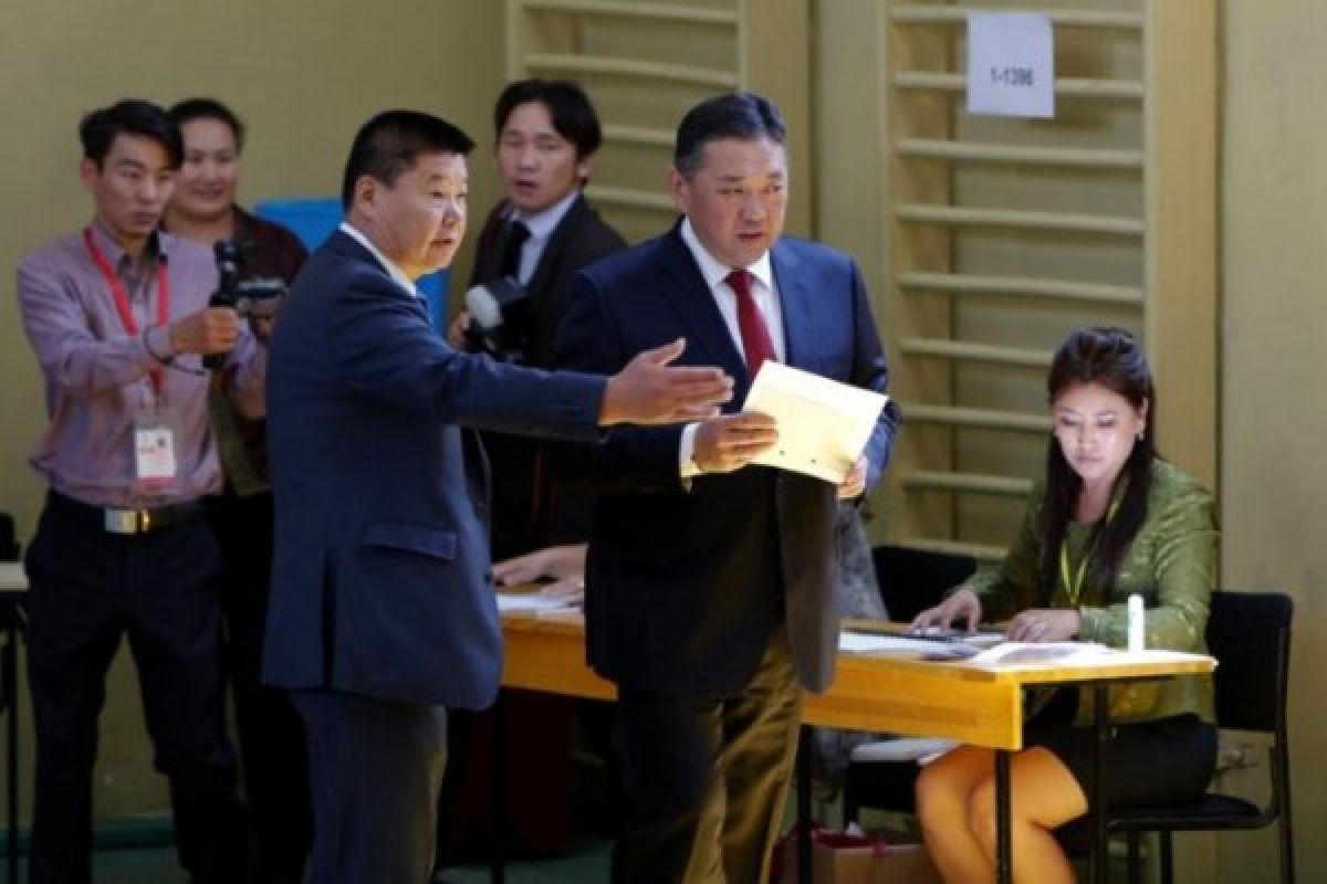 Warga Mongolia memilih presiden baru di tengah apati
