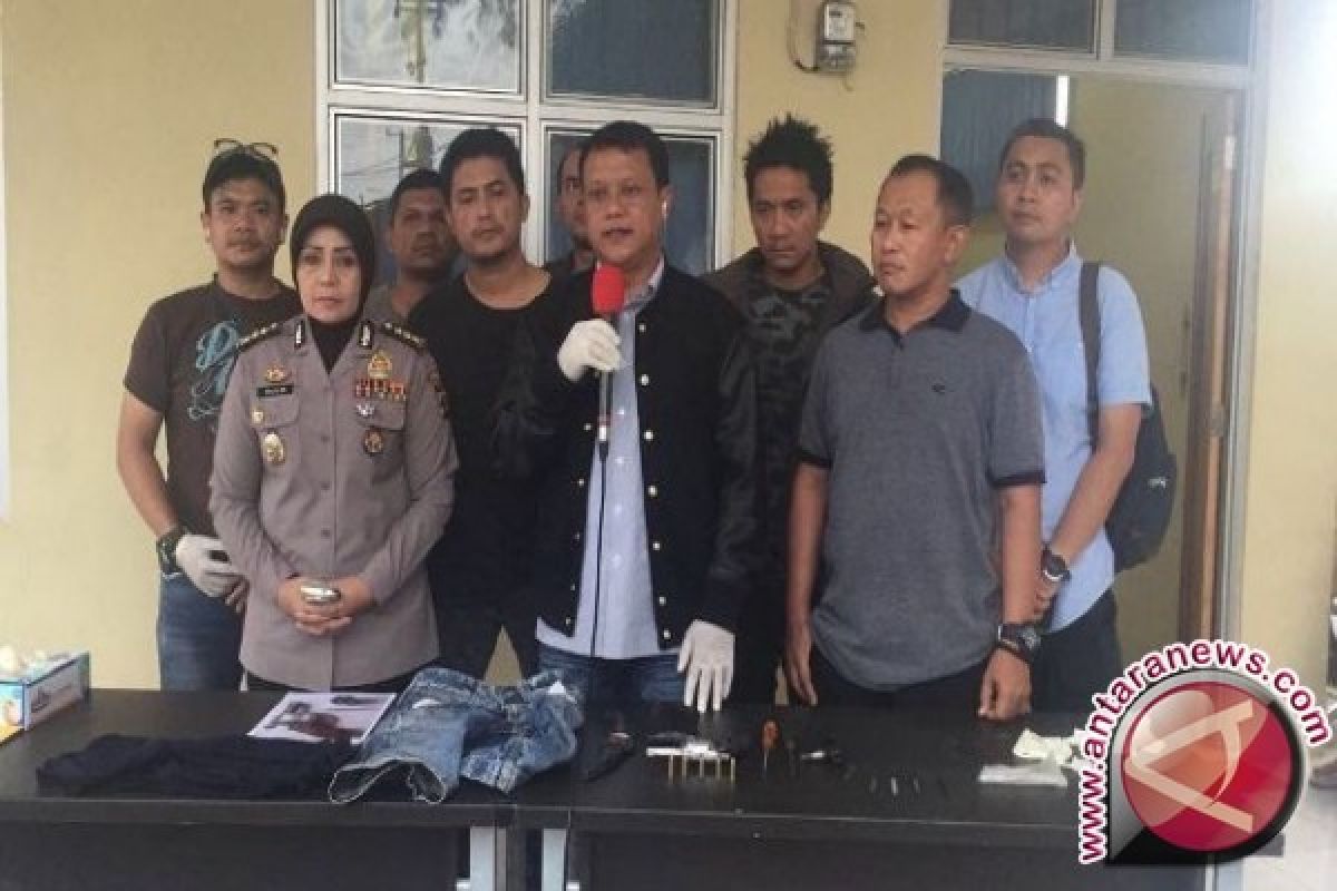 Polisi tembak mati Saiful penembak dokter gigi Italia Chandra Kirana Putri