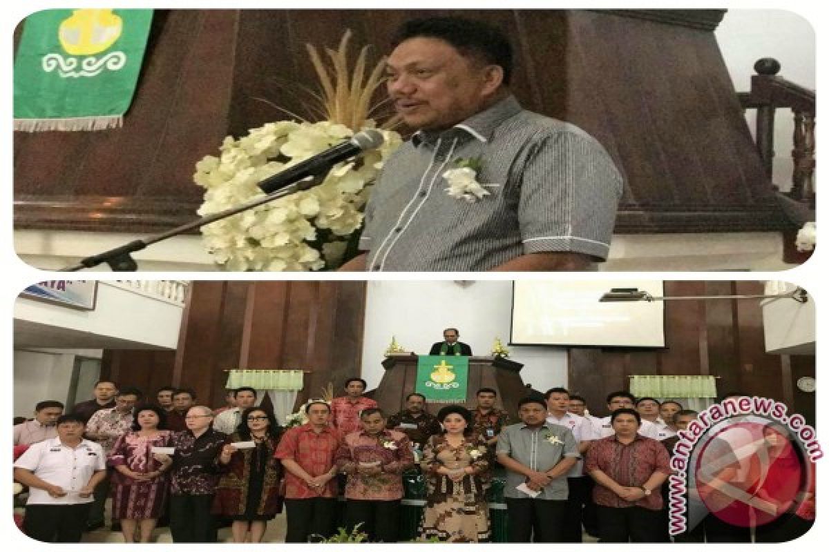 Bupati JWS Dampingi Gubernur Olly di Ibadah HUT GMIM Efata Tompaso