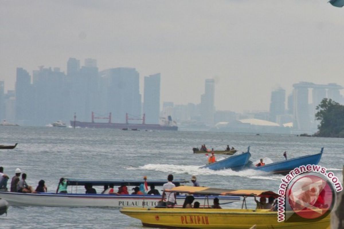 Polda Kepri Gelar Balap Perahu HUT Bhayangkara