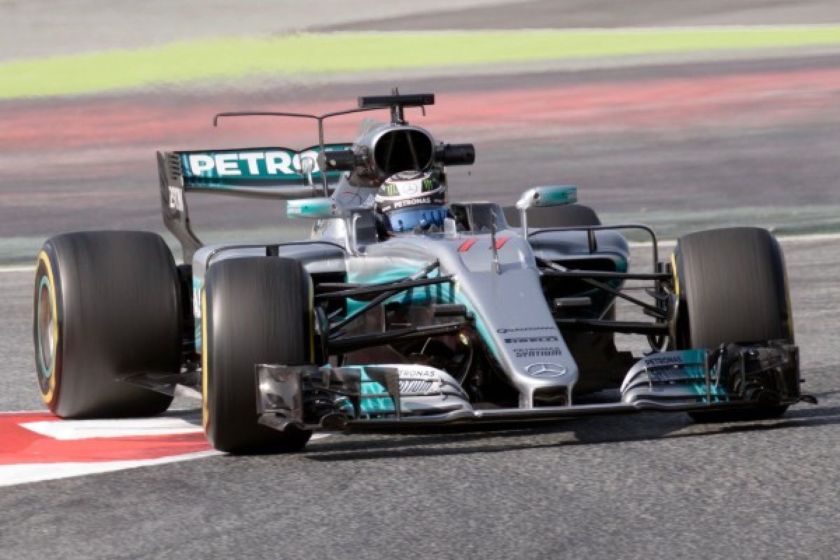 Bottas tercepat dalam latihan bebas di Baku