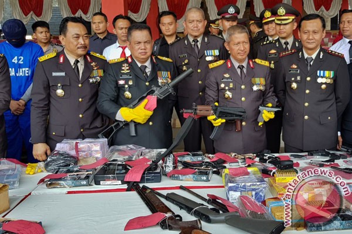 Polisi bongkar bisnis senjata api daring