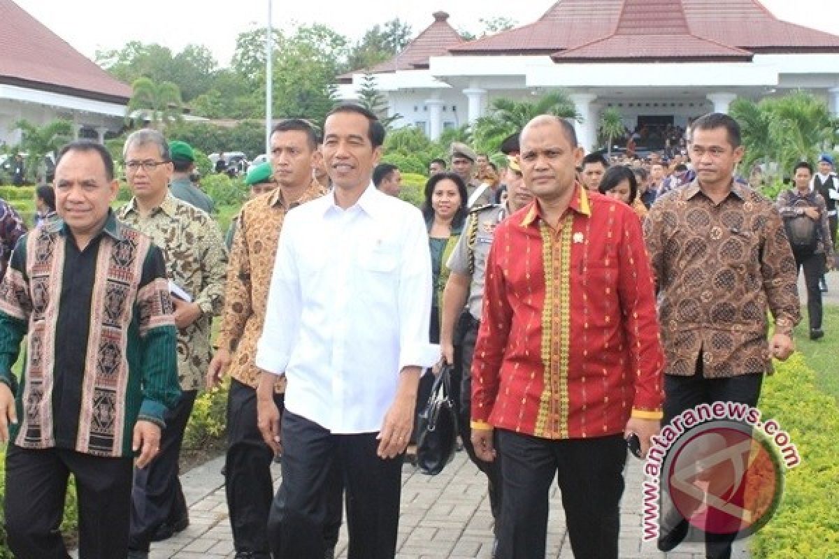 President Jokowi to Attend Sandalwood Horse Parade Festival