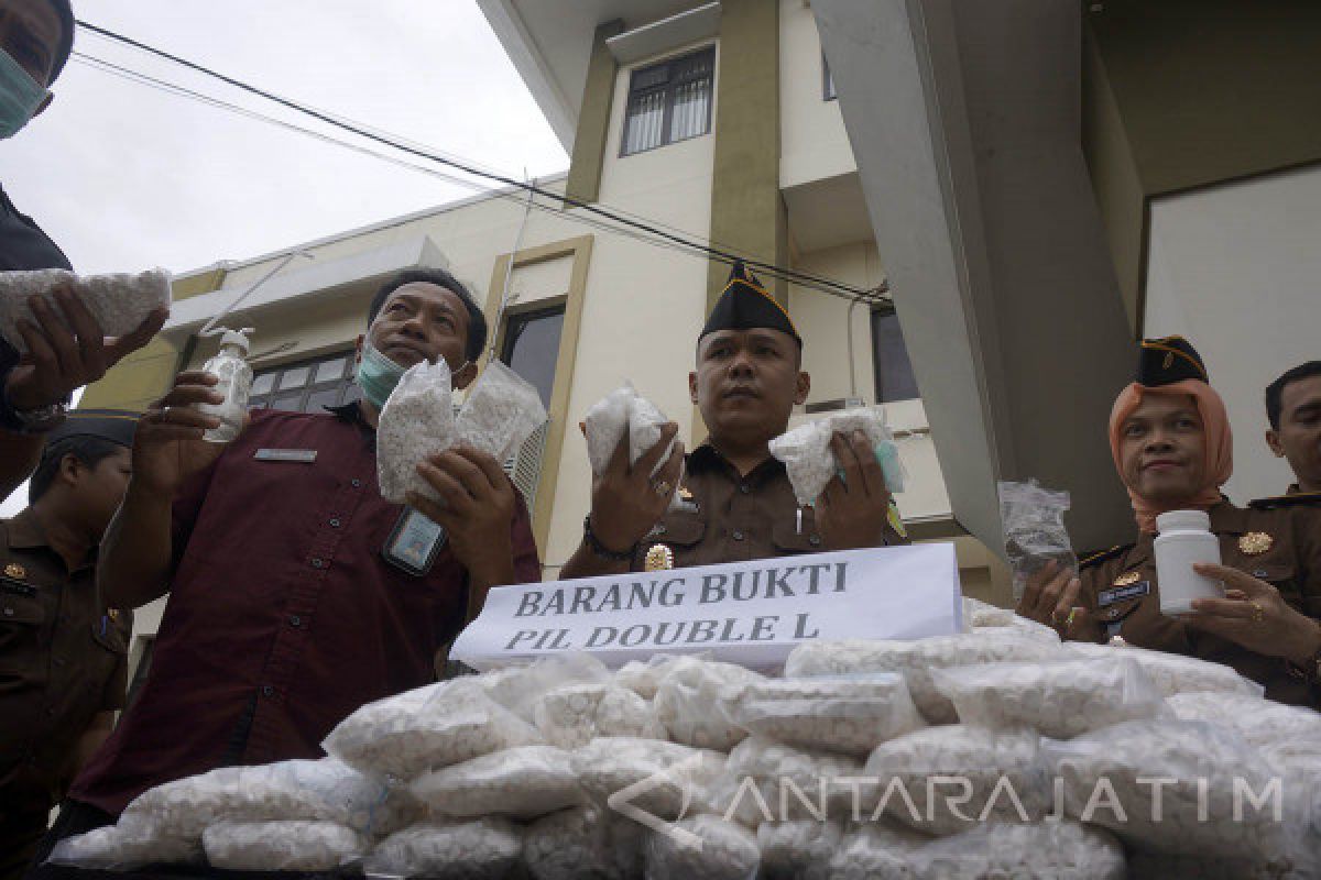 Kejaksaan Musnahkan Ribuan Barang Bukti Narkoba (Video)