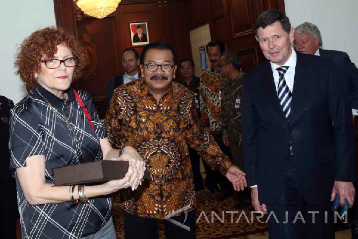 Gubernur Tawari Australia Kemudahan Investasi di Jatim