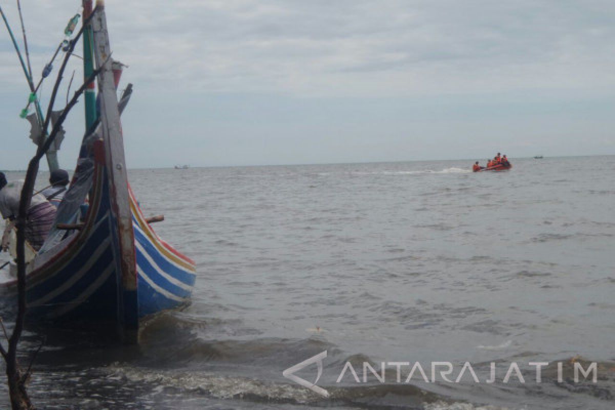 Perahu Nelayan di Situbondo Hilang Saat Memancing (Video)