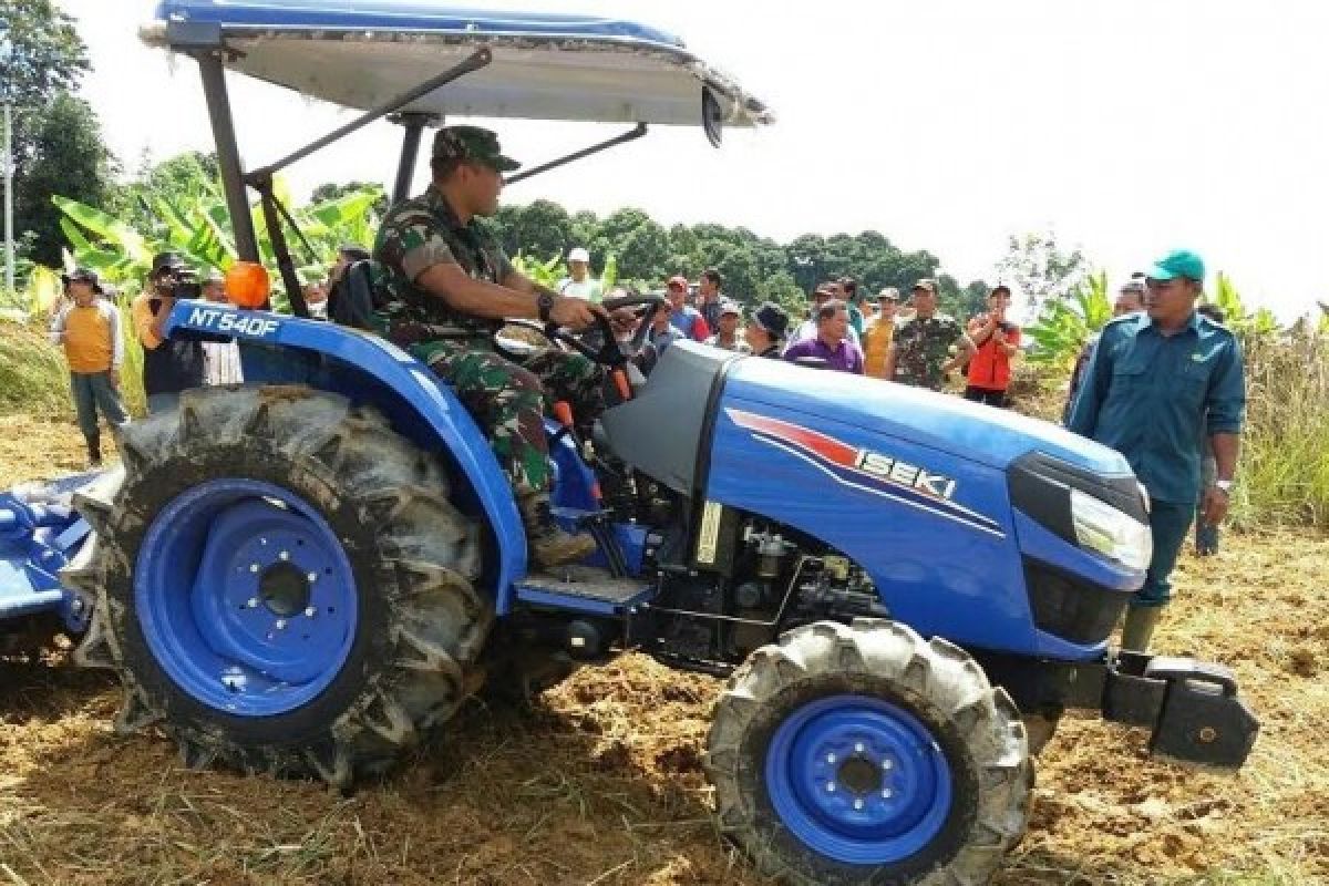 Kerja Sama Petani-TNI Dongkrak Pertanian Kotawaringin Timur