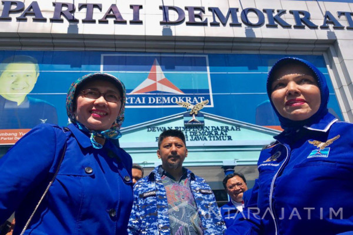 Nurhayati Daftar Bacagub Jatim Melalui Demokrat