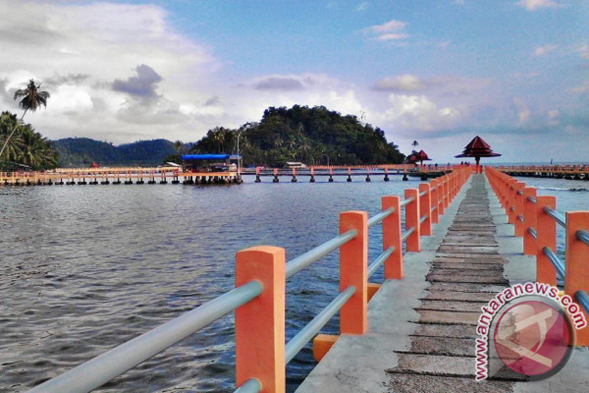 Jamin Keamanan Wisatawan, Pemkab Pesisir Selatan akan Bentuk Tim Penjaga Pantai