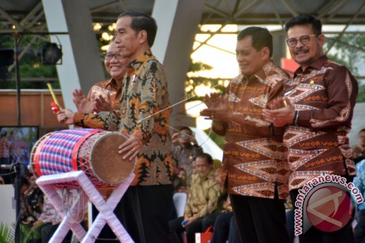 Presiden Jokowi Buka Harkopnas Di Makassar