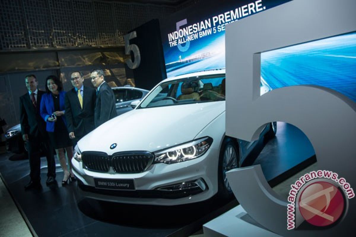 Teknologi parkir pintar All-new BMW Seri 5 (video)