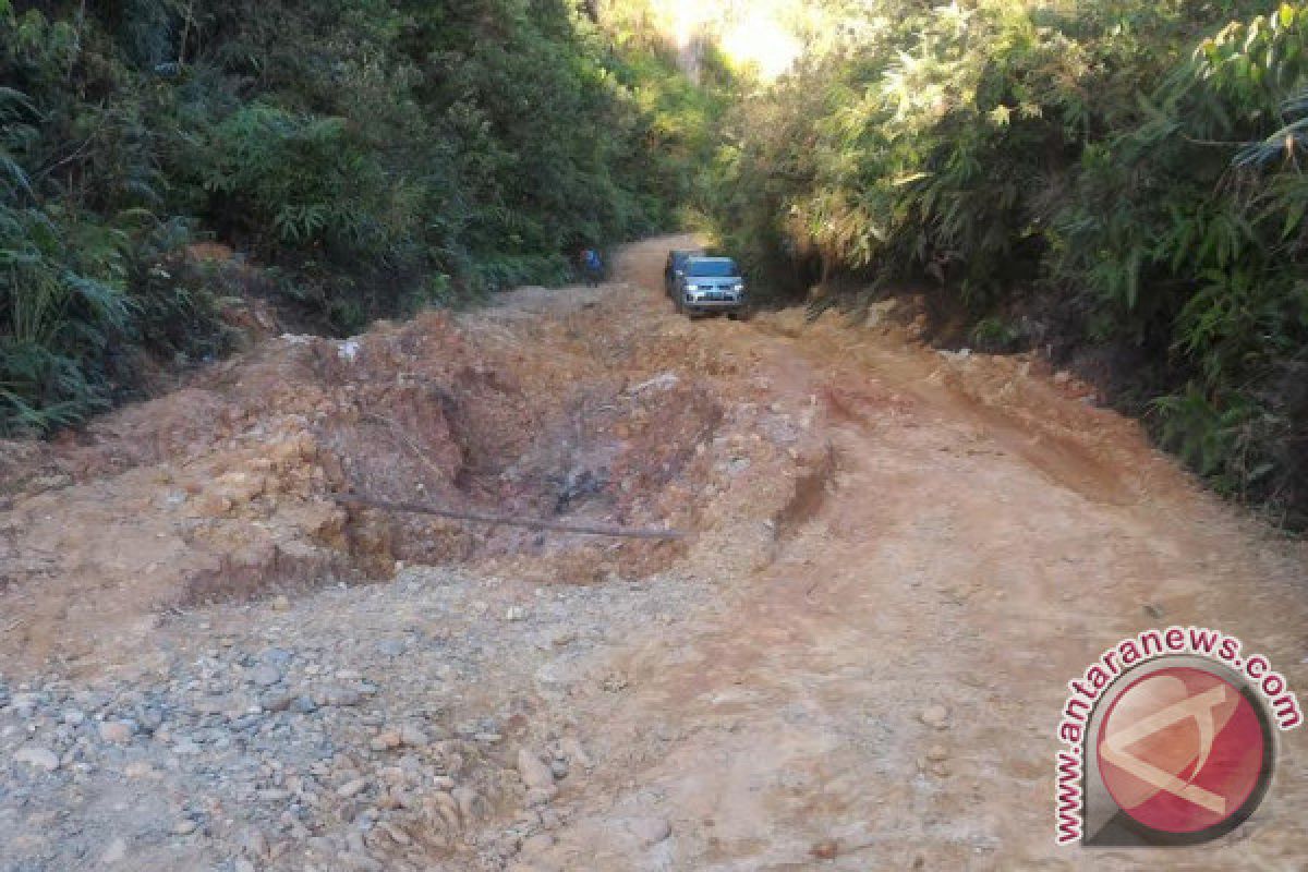 Masyarakat Galugua Tagih Janji Gubernur Terkait Pembangunan Jalan