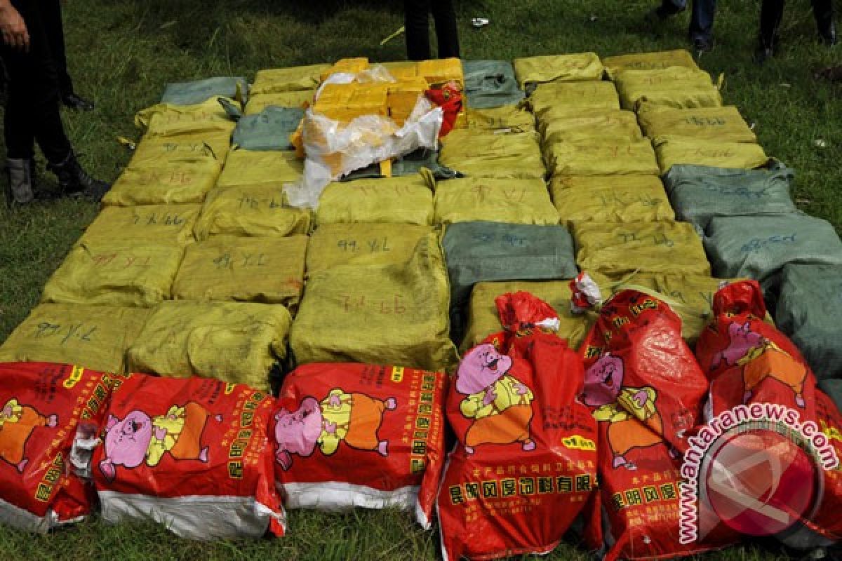 Paket kiriman narkoba terungkap di Bandara Hasanuddin