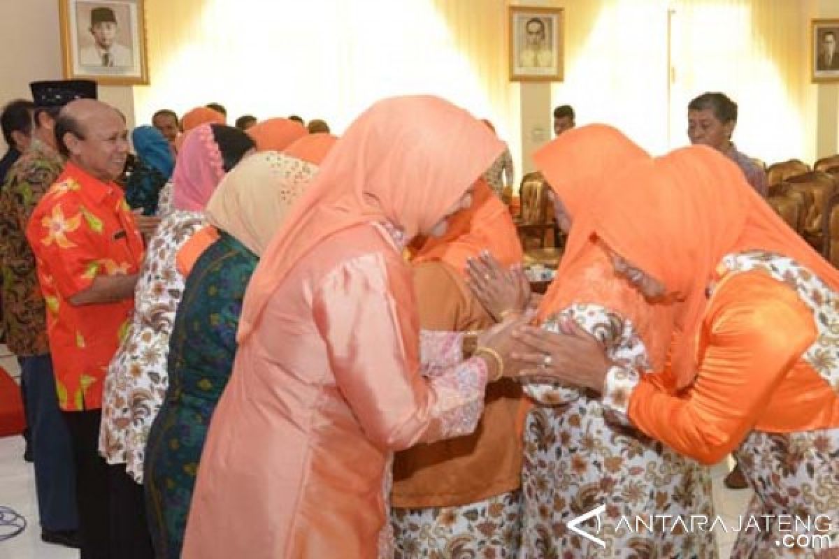 Anggota DWP Dukung Kinerja Suami