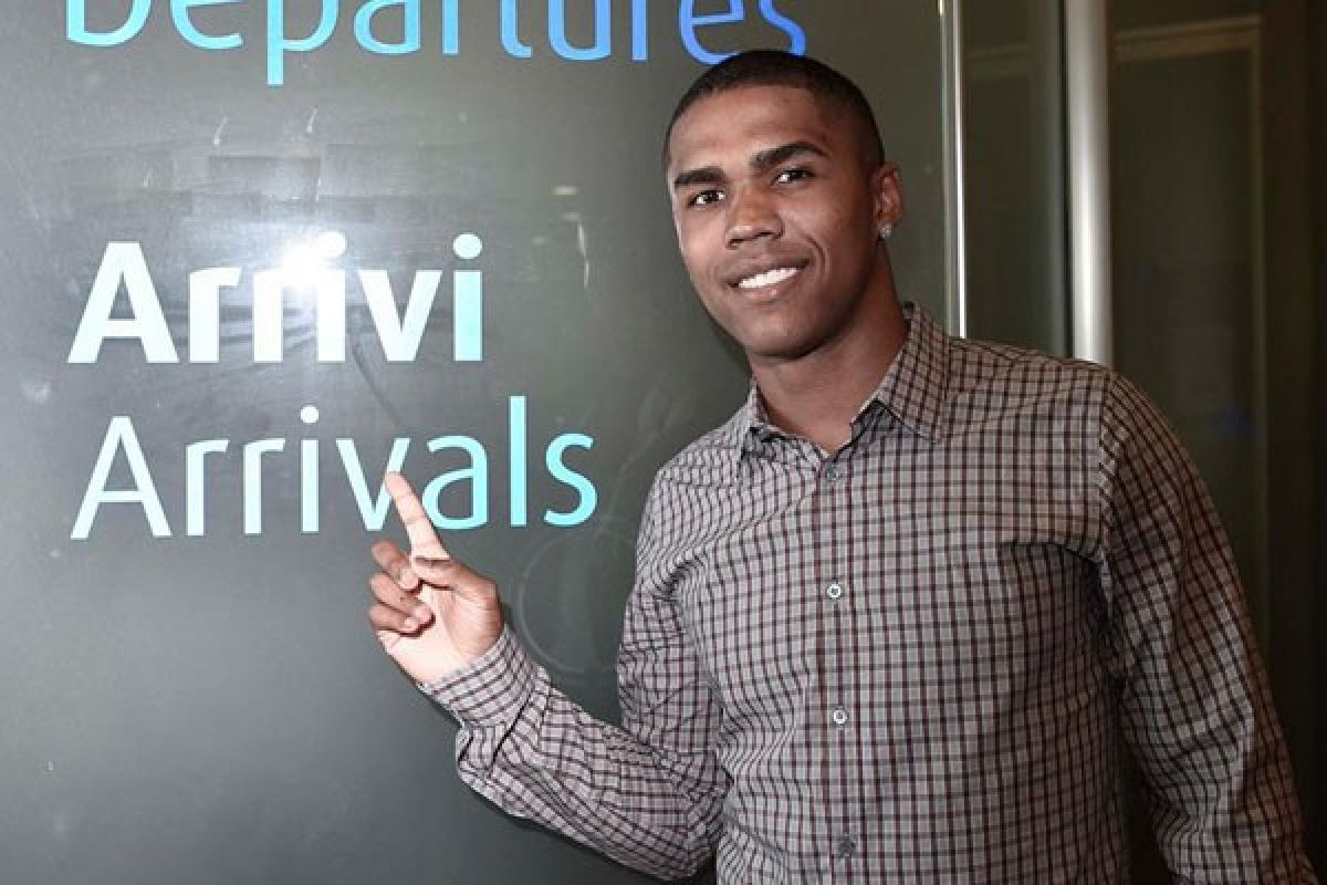 Douglas Costa Jalani Pemeriksaan Medis Di Juventus