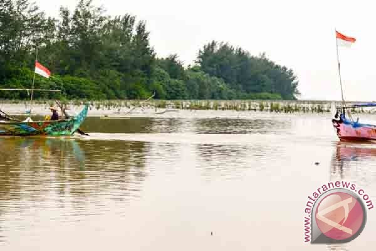Nelayan Lampung Timur Minta Jaminan Ketersediaan BBM  