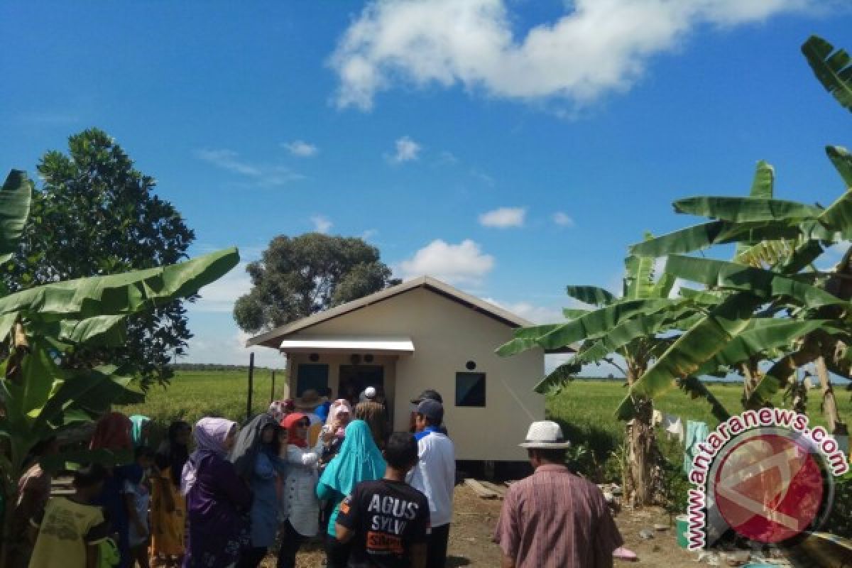 PKK Kalsel Bedah Rumah Warga Pinggiran Sungai