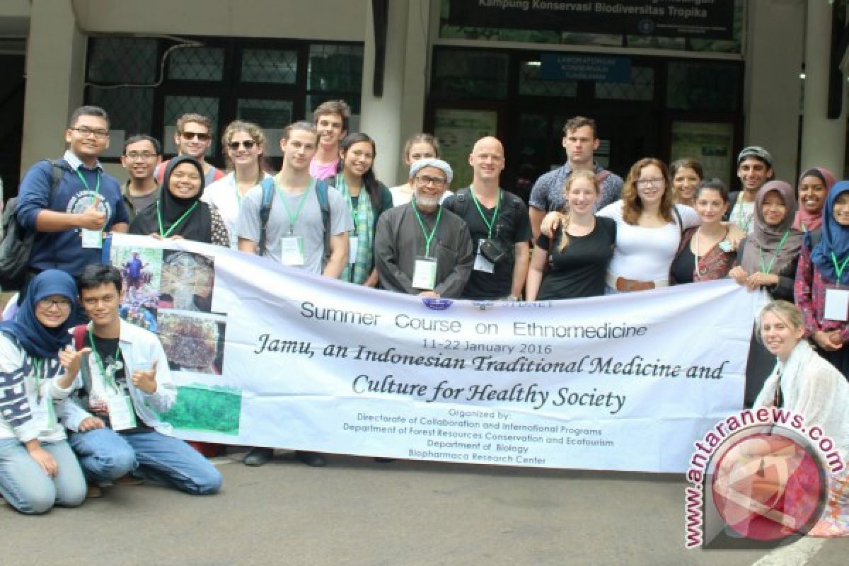 Guru Besar IPB Ungkap Potensi Obat dari Hutan Indonesia