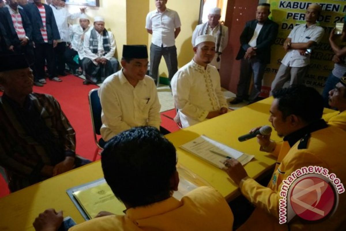 Ria Mulyadi Daftar Bakal Calon Bupati ke Partai Golkar