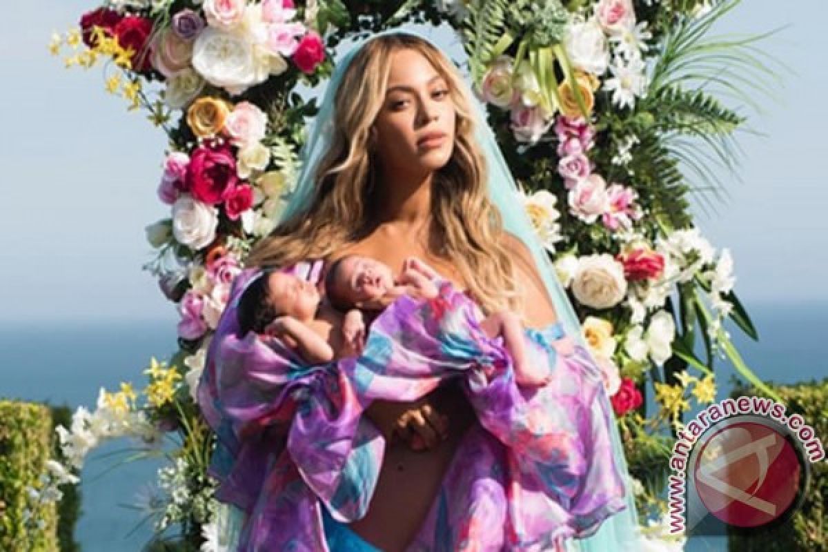 Beyonce posting bayi kembarnya di Instagram