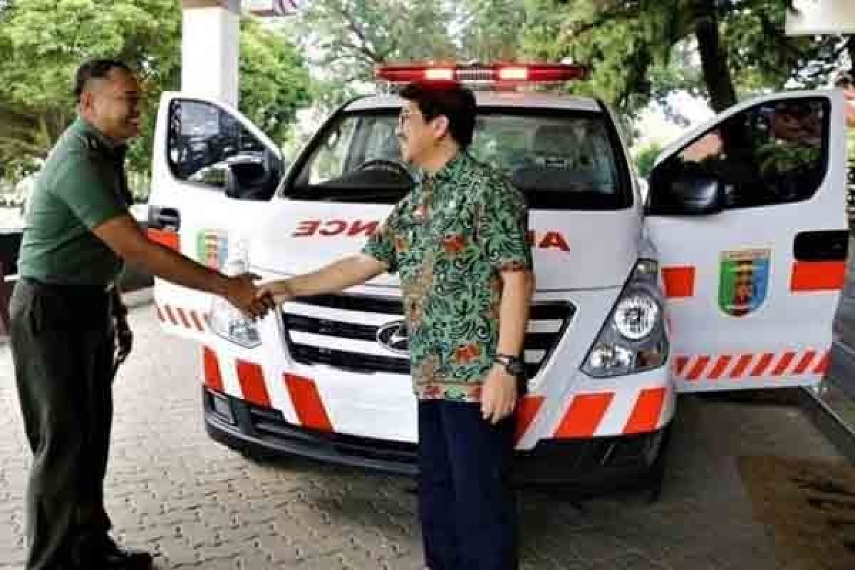 Pemprov Lampung Hibahkan Ambulans ke RS DKT