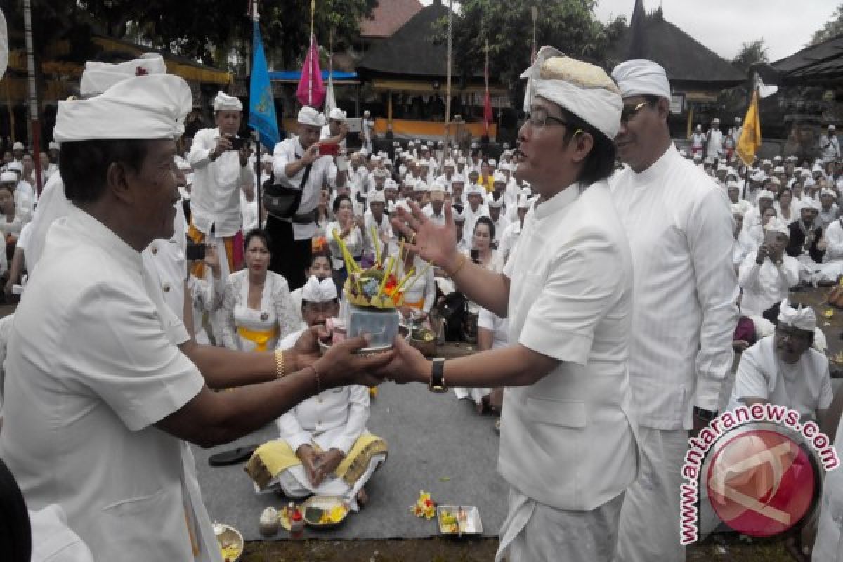 Pemkab Badung Bantu Pemugaran Pura Abiansemal