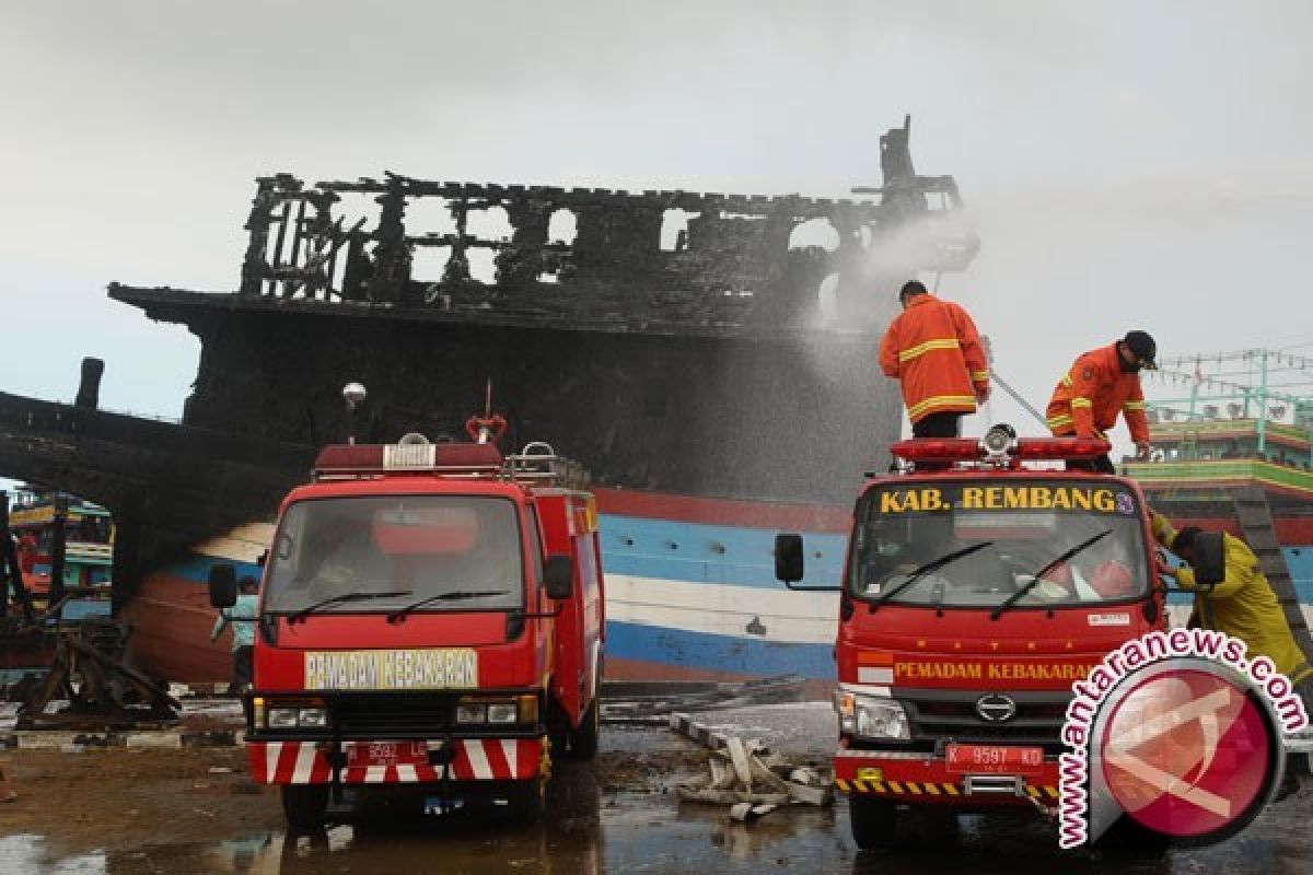 16 Kapal Nelayan di Pati Terbakar