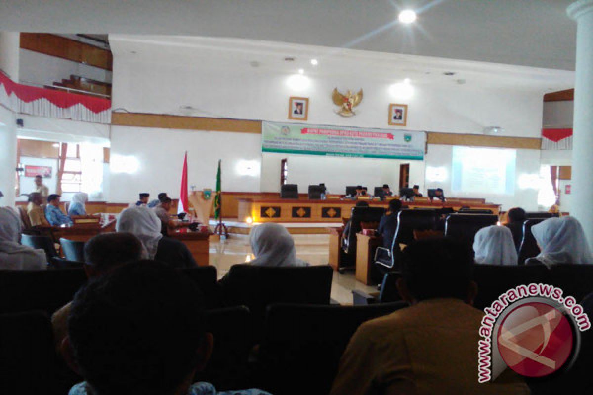 DPRD Padang Panjang Tetapkan 11 Ranperda Masuk Propemperda