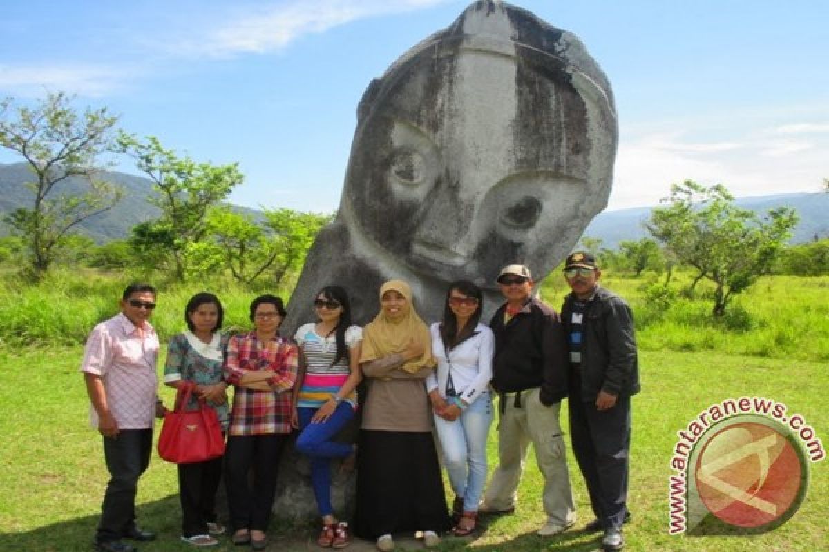 Tour de Central Celebes Usung Logo Patung Palindo