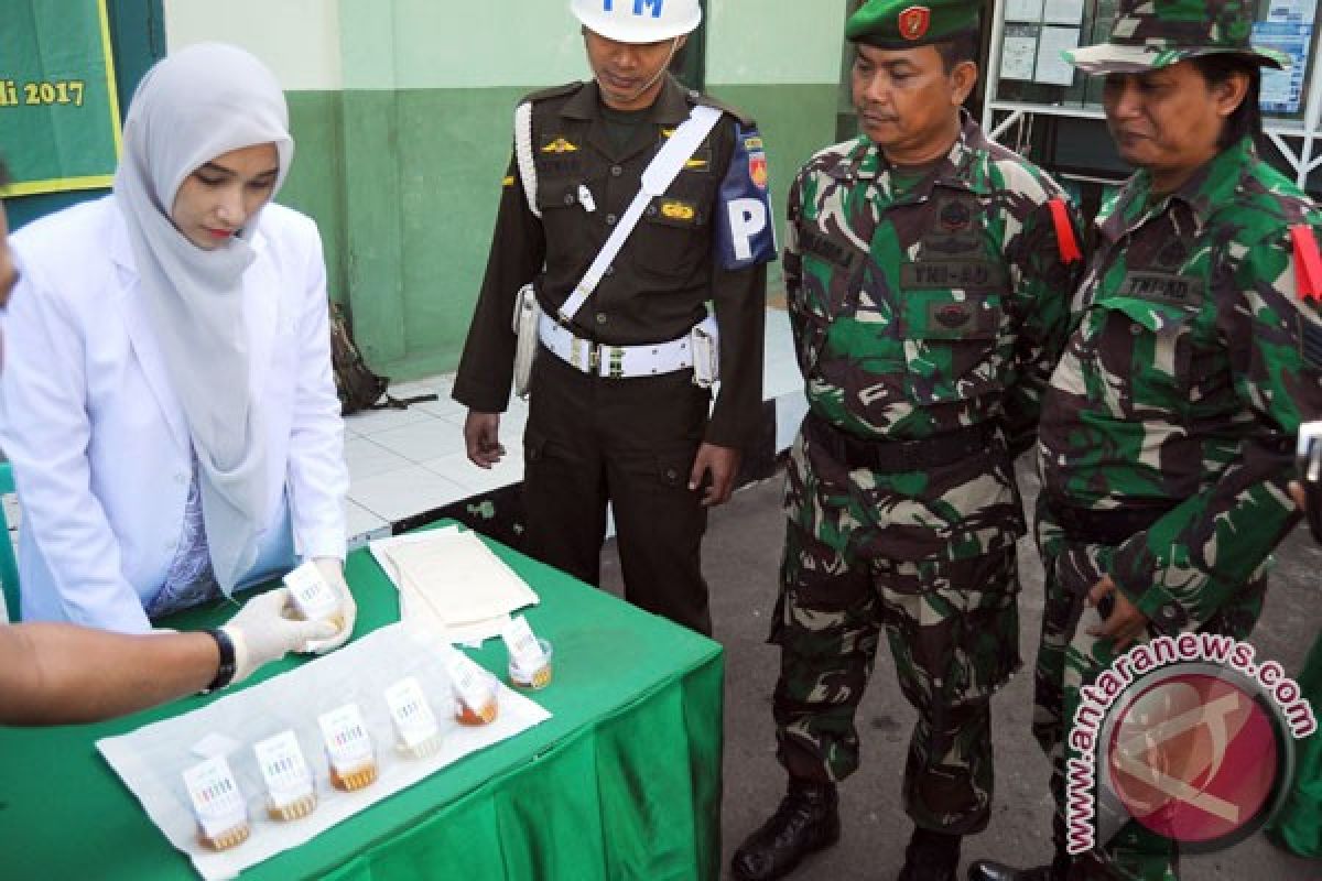 Personel Lanud Pattimura mendadak tes urine