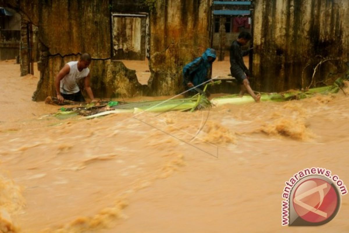 BMKG: waspadai hujan guyur Maluku