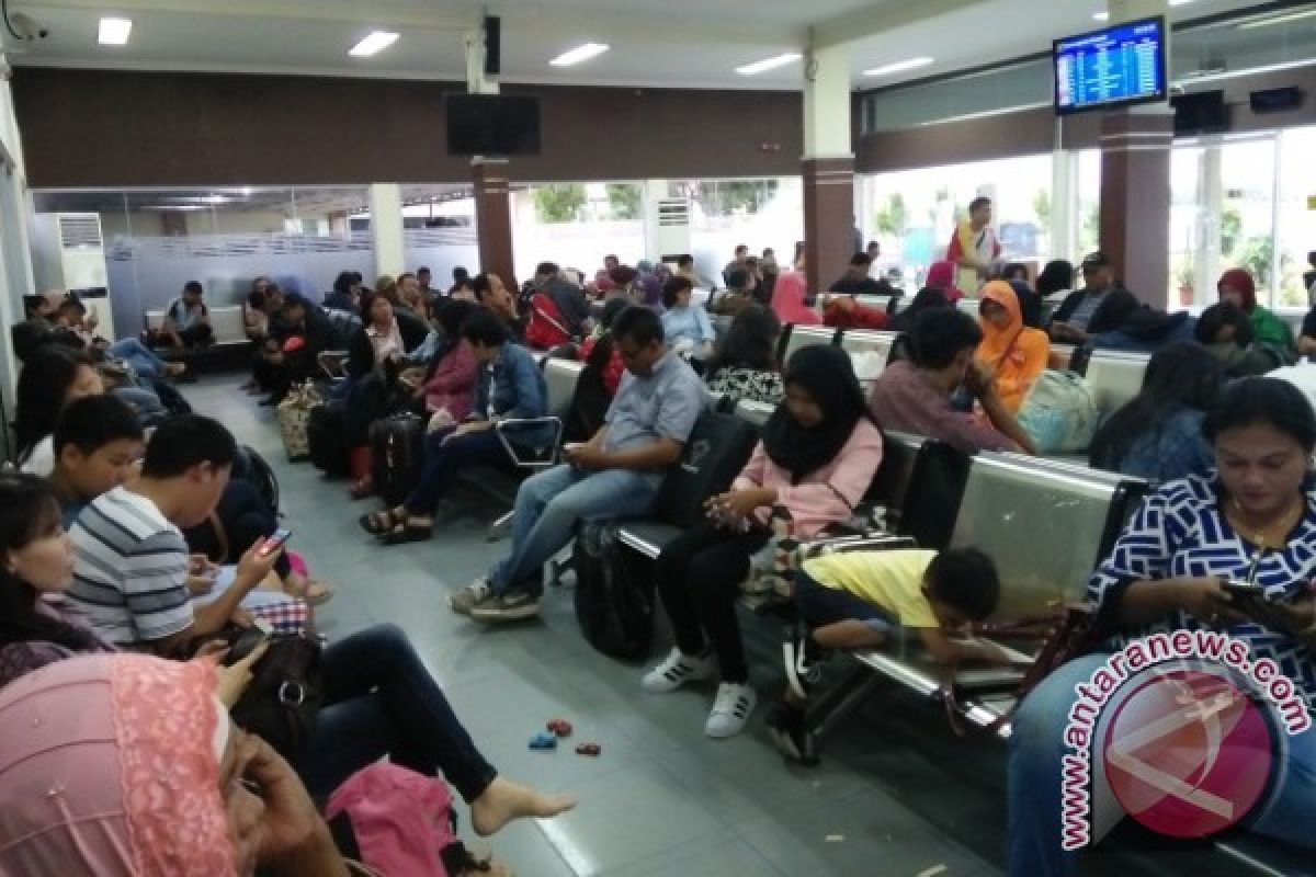 13 Penerbangan di Bandara Hanandjoeddin Tertunda